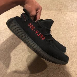 Yeezy Boost 350 v2 “Bred” Size 10
